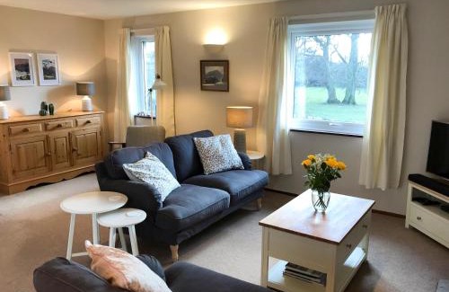 Lorton House | Discover Family-Friendly Comfort at Melbreak Hotel