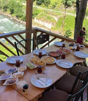 Cayirduzu Apartment | Cozy Melenkale Bungalov: Pet Friendly Retreat for Families
