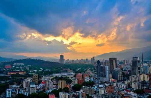 Chacao Hotel | Elegant Meliá Caracas: 5-Star Retreat with Pool & Spa