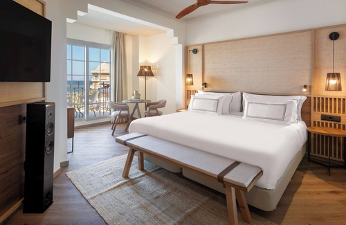 Punta del Moral Hotel | Relaxing Escape at Meliá Isla Canela - 4-Star Ocean View