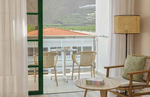 Puerto Naos Hotel | Relax at Sol La Palma Hotel with Pool & Spa Amenities