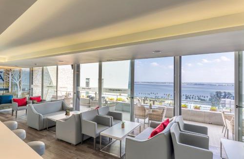 Central C Hotel | Relax at Meliá Maputo Sky: 4-Star Hotel with Pool & Spa