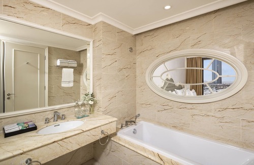 Hai Phong Hotel | Discover Meliá Vinpearl Hai Phong Rivera: 5-Star Oasis