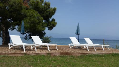 Aipeia Villa | Oceanfront Meli Seaside Villas - Guest Rated 9.7/10