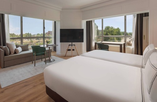 Barajas Hotel | Experience Melia Barajas: 4-Star Stay with Pool & Spa