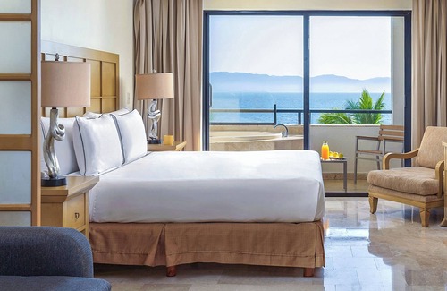 Marina Vallarta Resort | All-Inclusive Melia Puerto Vallarta with Ocean View & Spa