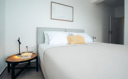 Vathi Apartment | Unforgettable Melianthos Villas: Oceanfront Retreat Awaits