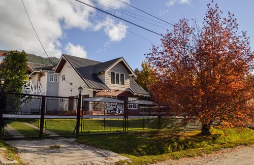 San Carlos de Bariloche Cabin | Pet & Child Friendly Stay at Melipal Flats - Rated 8.5/10