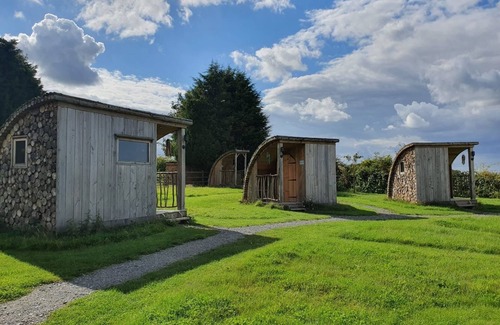 Atherstone House | Experience Vintage Charm at Melissa Belle in Etties Field