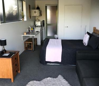 Paroa Bed & Breakfast | Melissa & Jolan BnB