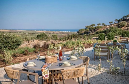 Patsianos House | Melissa Luxury Suite with Private Pool