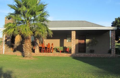 Hessequa House | Melkboom Guest Farm: Family-Friendly Retreat with Kitchen