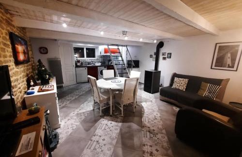 Melle House | Relaxing Mellé Gîte Near Mont Saint Michel - Family & Pet Friendly