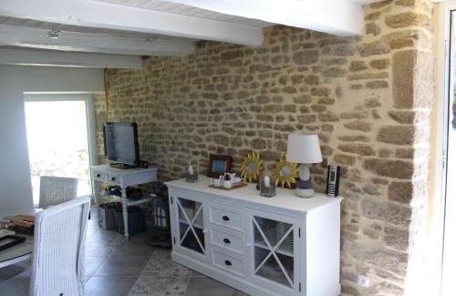 Melle House | Relaxing Mellé Gîte Near Mont Saint Michel - Family & Pet Friendly