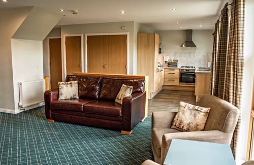 Balmaha Cottage | Pet-Friendly Mellerstain Lodge - Ideal for Family Getaways