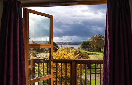 Balmaha Cottage | Pet-Friendly Mellerstain Lodge - Ideal for Family Getaways