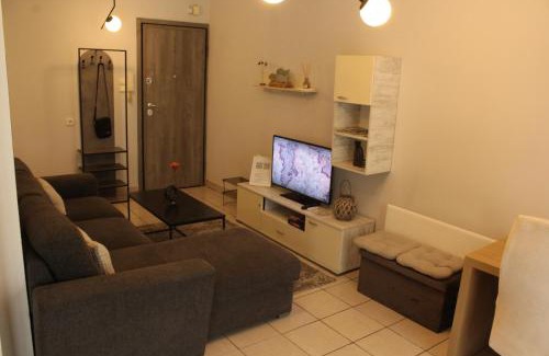 Neapoli-Sykies Apartment | Top-Rated Mellia Home in Thessaloniki for Families & Pets