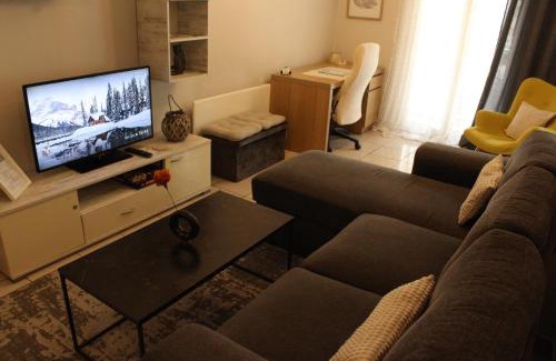 Neapoli-Sykies Apartment | Top-Rated Mellia Home in Thessaloniki for Families & Pets
