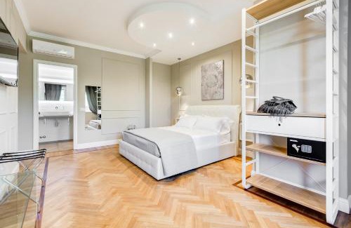 Prati House | Elegant Mellini Palace Suites with Hot Tub & Family Appeal