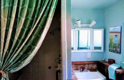 Marble Falls House | Relax at Mellow Yellow Guesthouse with Pool & Breakfast
