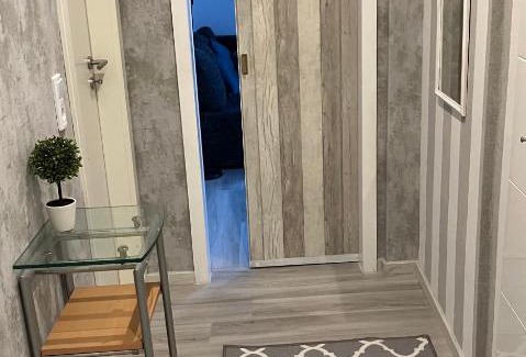Kreiensen Apartment | Family-Friendly Mellys Café & Store with Great Reviews