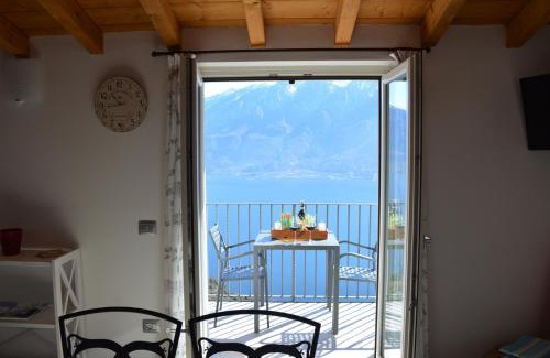 Tignale Apartment | Pet-Friendly Melograno: A Family Retreat Near Attractions