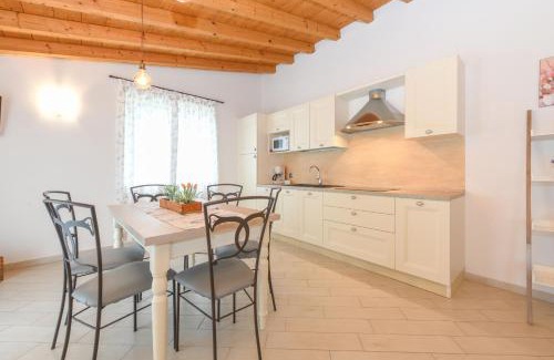 Tignale Apartment | Pet-Friendly Melograno: A Family Retreat Near Attractions