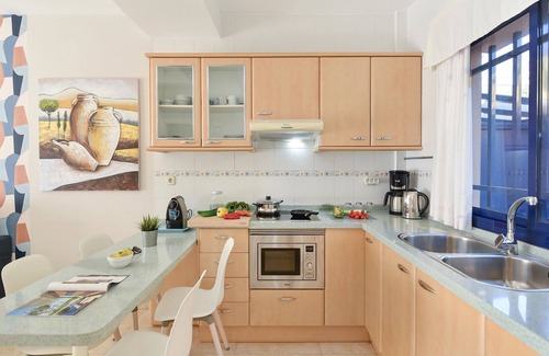 Costa Meloneras Apartment | Relax at Meloneras Bahía 10HH with Pool and Spa Amenities