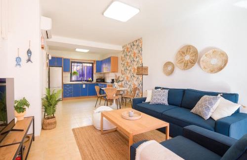 Costa Meloneras House | Oceanfront Meloneras Escape: 4-Star Stay with Pool & Views