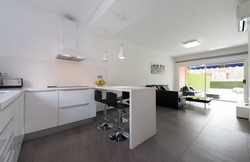 Costa Meloneras Apartment | Gran Canaria Retreats - Guest Rated 10/10 with Ocean Views