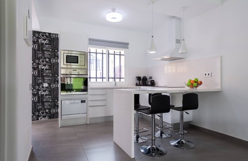 Costa Meloneras Apartment | Gran Canaria Retreats - Guest Rated 10/10 with Ocean Views