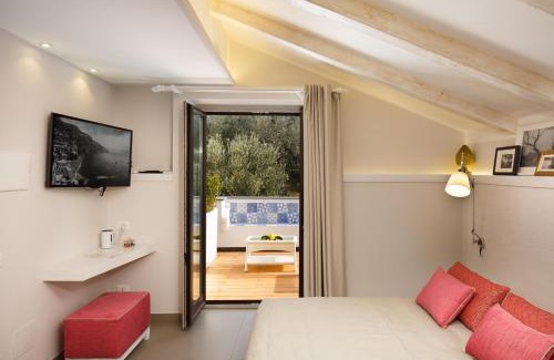 Marina di Puolo House | MelRose Relais: 4-Star Stay with Oceanfront Bliss