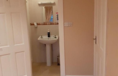 Letterkenny House | Modern Comfort at Mels Accommodation with Kitchen Amenities