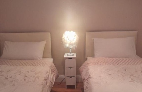 Letterkenny House | Modern Comfort at Mels Accommodation with Kitchen Amenities
