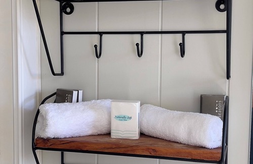 Te Kuiti Bed & Breakfast | Experience Mel’s Retreat: Pool, Breakfast & Family-Friendly