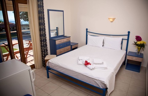 Ormos Panagias Hotel | Exceptional Ocean View Rooms at Meltemi - Perfect for Families