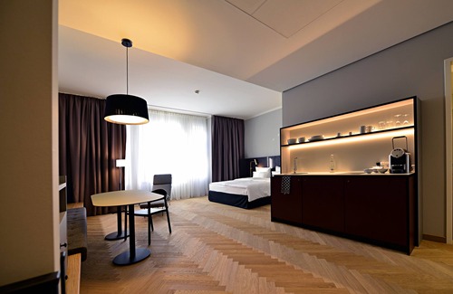 Mitte Hotel | Highly Rated Melter Hotel & Apartments with Unique Amenities