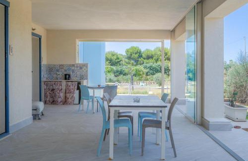 Syracuse Villa | Discover Melus Maris: Family-Friendly Retreat with Pool