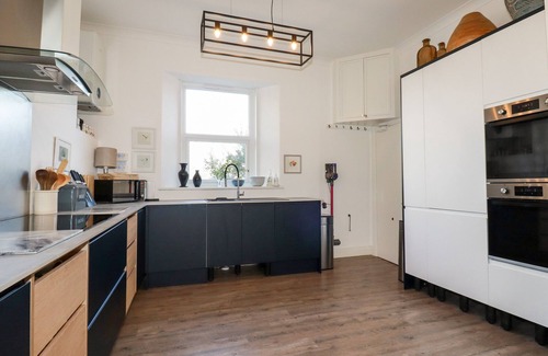 Maenporth House | Melvill House: Pet-Friendly Cottage with Ocean Views in Falmouth