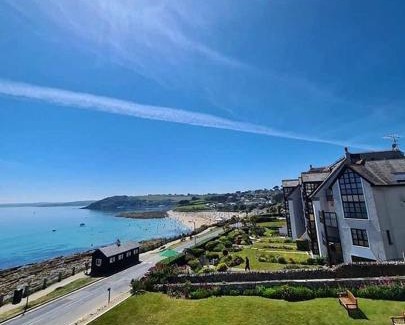 Maenporth Hotel | Oceanfront Membly Hall Hotel with Pool & Hot Tub Retreat