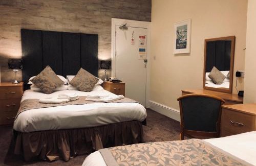 Maenporth Hotel | Oceanfront Membly Hall Hotel with Pool & Hot Tub Retreat