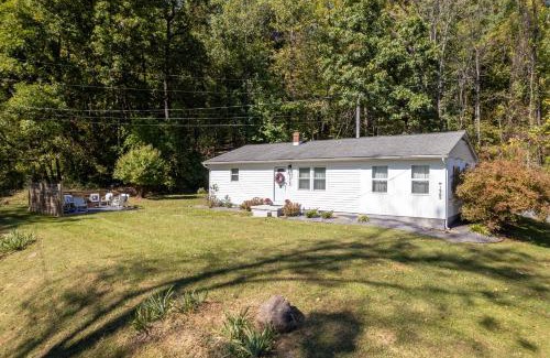 Afton House | Charming Retreat Near Wineries in Nelson County!