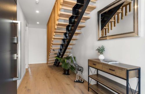 Tauranga House | Memorial View - Tauranga Holiday Home