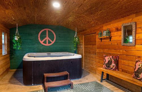Fredericksburg House | Enjoy Memories on Mulberry: Hot Tub, Game Room & Fire Pit
