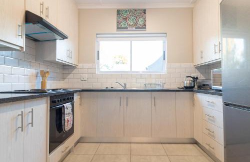 Oudtshoorn Apartment | Exceptional Memories Self-Catering at 5 on Smith