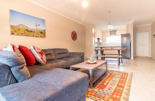 Oudtshoorn Apartment | Exceptional Memories Self-Catering at 5 on Smith