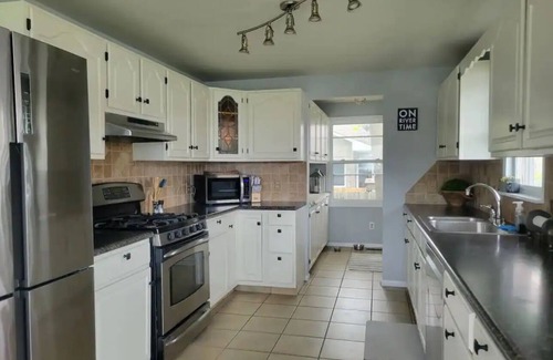 Bay City House | Memory Cove- Bay, City MI Waterfront home!