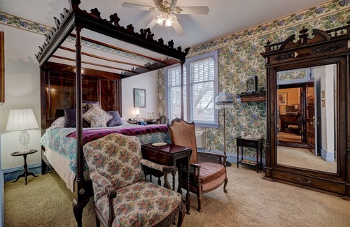 Midtown Bed & Breakfast | Inviting Memory Cove Skylight with Family-Friendly Amenities