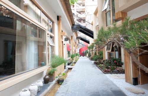 Xi’an City Center House | Explore the Memory Garden House: Pet-Friendly Retreat