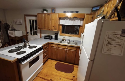 Blairsville Cabin | Explore Memory Lane Mountain River Cabin with Pool & Spa